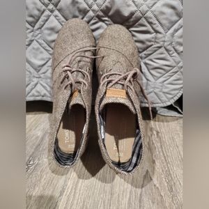 Women's TOMS Sz12